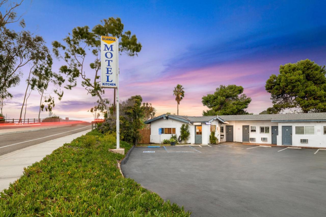 Scandia Motel *